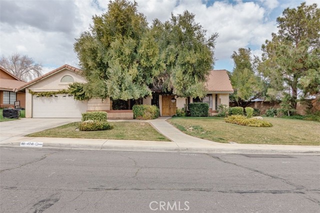 Detail Gallery Image 1 of 28 For 4741 Avenida Vista Verde, Palmdale,  CA 93551 - 4 Beds | 2 Baths