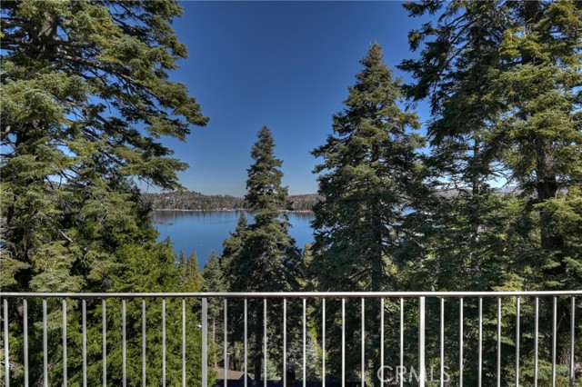 Detail Gallery Image 32 of 59 For 319 Mittry Ln, Lake Arrowhead,  CA 92352 - 2 Beds | 2/1 Baths
