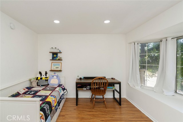 Detail Gallery Image 15 of 22 For 7045 Woodley Ave #101,  Lake Balboa,  CA 91406 - 2 Beds | 2 Baths