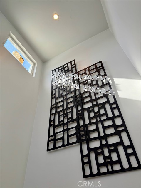 Detail Gallery Image 13 of 43 For 5336 Lemon Grove, Los Angeles,  CA 90038 - 6 Beds | 4/1 Baths