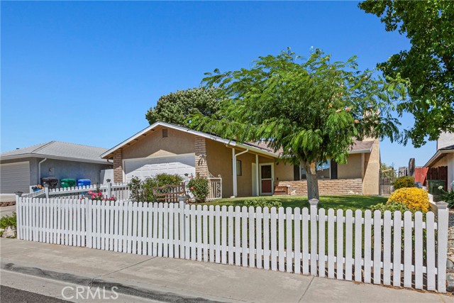 1734 Hogan Place, Paso Robles CA: https://media.crmls.org/medias/f0904eca-86b3-4ebb-8f09-e5517aac4583.jpg