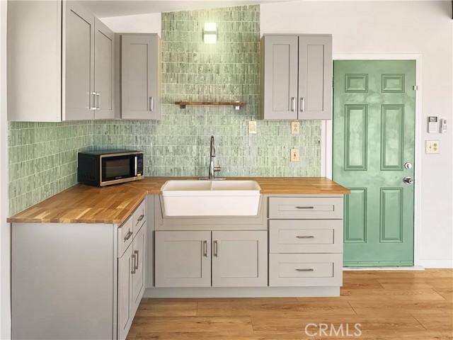 Detail Gallery Image 8 of 17 For 57220 Mikiska Bld, Landers,  CA 92285 - 1 Beds | 1 Baths