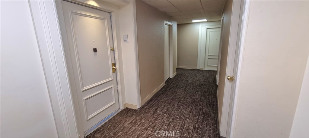 https://media.crmls.org/medias/f0919cda-06e1-4100-8411-eb456ca73445.jpg?preset=X-Large