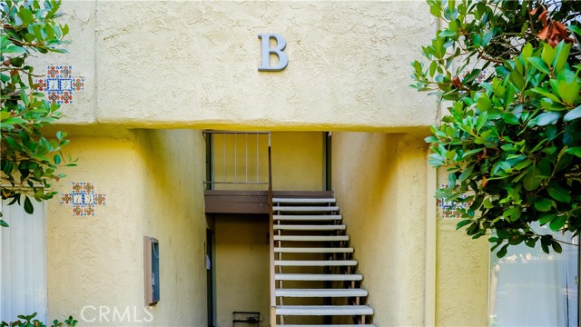 Detail Gallery Image 9 of 10 For 1345 Cabrillo Park Dr #B14,  Santa Ana,  CA 92701 - 1 Beds | 1 Baths