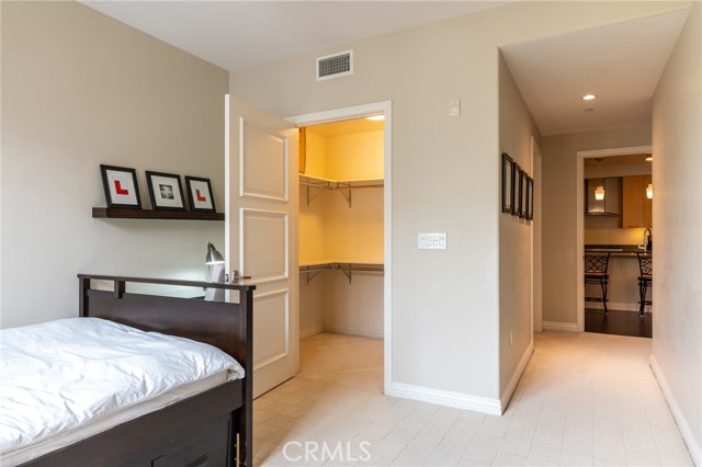 Detail Gallery Image 24 of 41 For 305 Caruso, Glendale,  CA 91210 - 2 Beds | 3 Baths