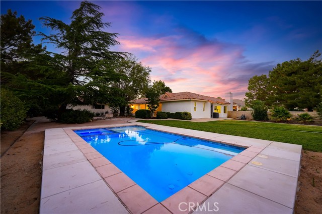 Detail Gallery Image 4 of 68 For 41901 Calle Clarita, Lancaster,  CA 93536 - 4 Beds | 4 Baths