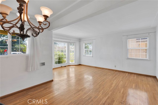 10125 Annetta Ave., South Gate CA: https://media.crmls.org/medias/f0927320-e5b2-43d3-b551-3717b90509a3.jpg