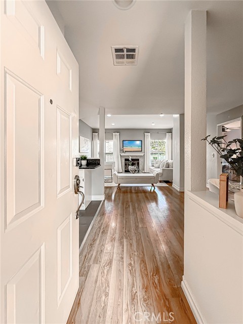 Detail Gallery Image 7 of 50 For 5420 Sylmar Ave #118,  Sherman Oaks,  CA 91401 - 2 Beds | 2 Baths