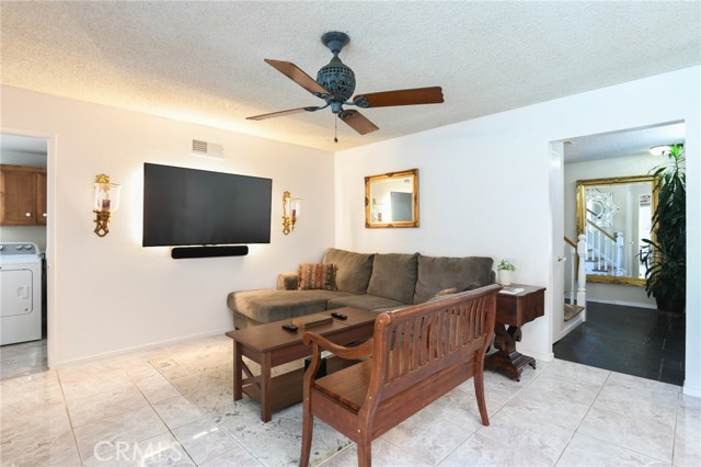 5295 Bronson Way, Riverside CA: https://media.crmls.org/medias/f0932988-5b2d-4783-9f80-434273a70ab1.jpg