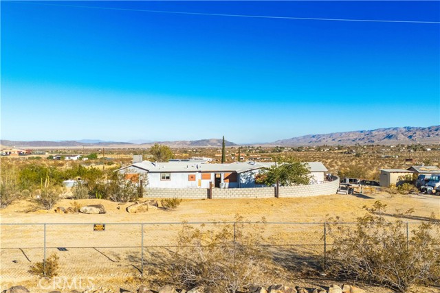 Detail Gallery Image 1 of 8 For 5177 Avenida Del Sol, Joshua Tree,  CA 92252 - 4 Beds | 2 Baths