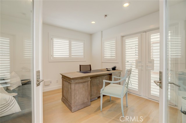 320 23rd Street, Manhattan Beach, California 90266, 3 Bedrooms Bedrooms, ,Residential,Sold,23rd,SB21207459