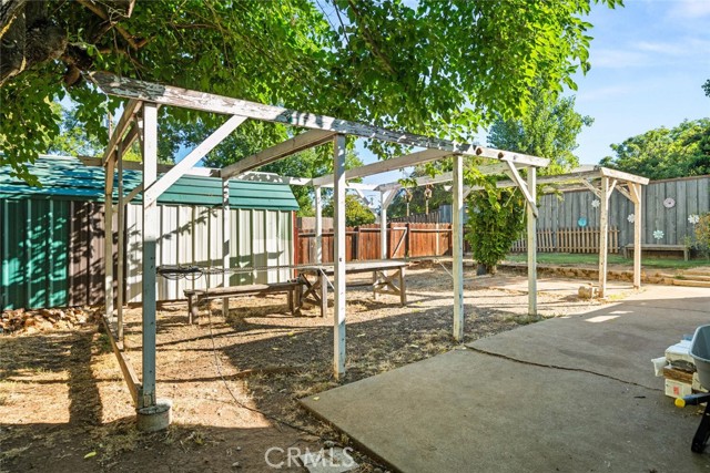 2870 Orange Avenue, Oroville CA: https://media.crmls.org/medias/f0946397-43e1-46fb-8633-063ddaecf928.jpg