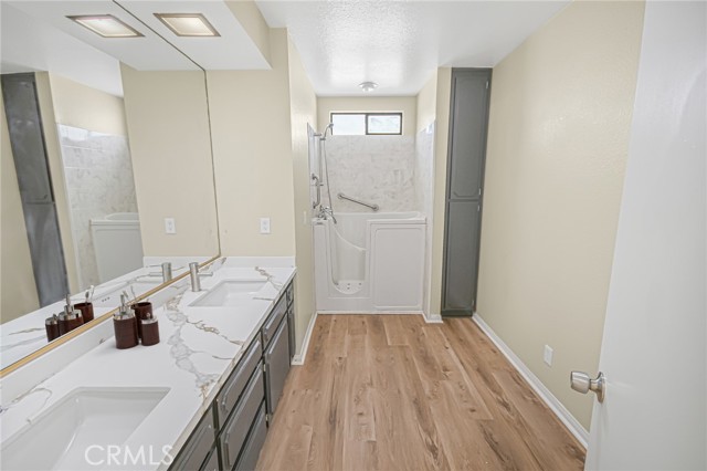 Detail Gallery Image 12 of 33 For 9149 Braceo Street, Oak Hills,  CA 92344 - 4 Beds | 3/1 Baths