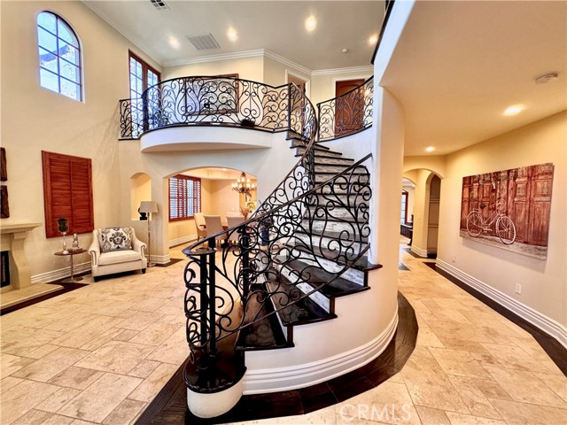 Detail Gallery Image 5 of 32 For 11310 Valley Spring Ln, Studio City,  CA 91602 - 5 Beds | 5 Baths