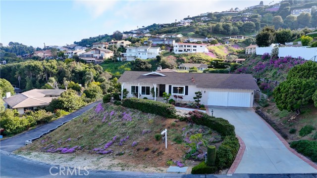 2978 Crownview Drive, Rancho Palos Verdes CA: https://media.crmls.org/medias/f0965cb8-b9f3-4a3d-add7-5e10f38aa55f.jpg