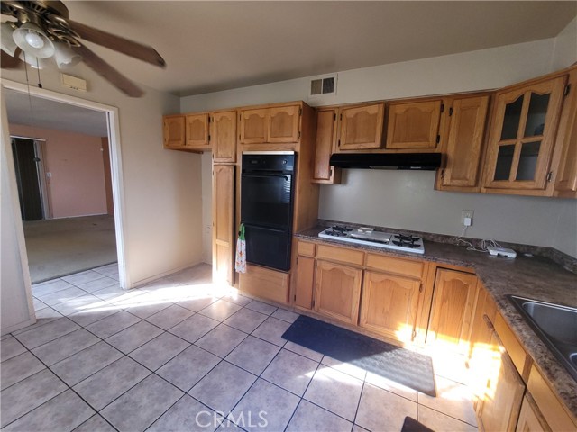 Detail Gallery Image 9 of 25 For 2137 N Kalsman Ave, Compton,  CA 90222 - 4 Beds | 2 Baths