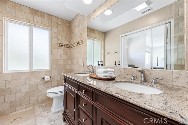 Detail Gallery Image 35 of 47 For 5869 Eilat Pl, Woodland Hills,  CA 91367 - 6 Beds | 3/1 Baths