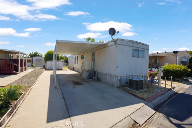 2499 E Gerard Ave, Merced CA: https://media.crmls.org/medias/f0971933-4bb5-41e3-bbd9-30e548654e7b.jpg