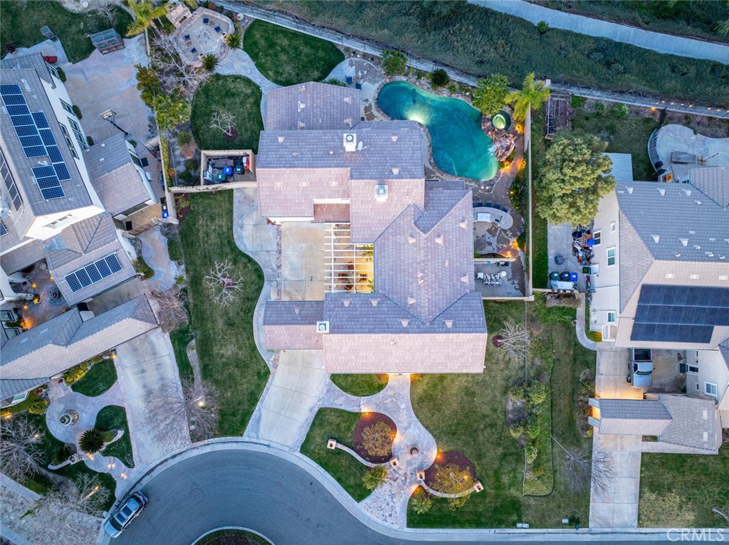 https://media.crmls.org/medias/f0977b75-7534-401e-b184-6c9a0dde7ea7.jpg?preset=X-Large