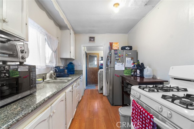 Detail Gallery Image 10 of 26 For 151 E 105th St, Los Angeles,  CA 90003 - 2 Beds | 1 Baths