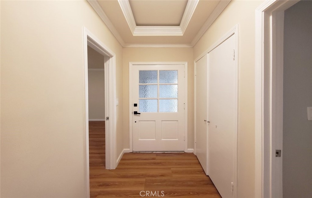 https://media.crmls.org/medias/f09810ff-7aa1-451a-b08b-e515786cd184.jpg?preset=X-Large