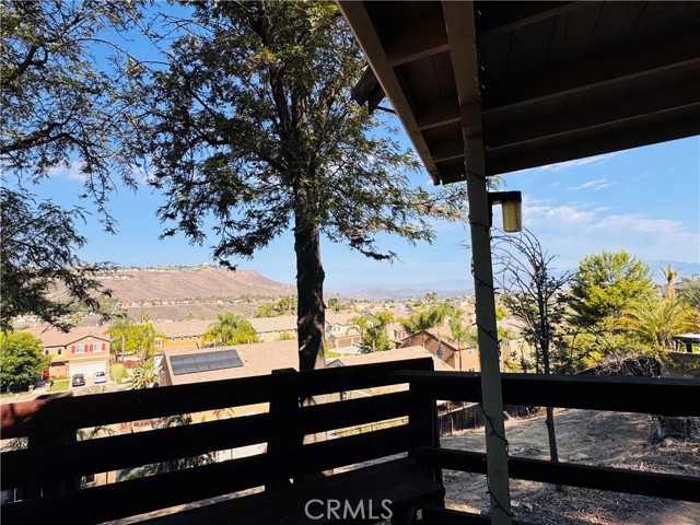 12257 Skywood Court, Riverside CA: https://media.crmls.org/medias/f0989c2c-5d8e-4085-8c87-8200092a4a74.jpg