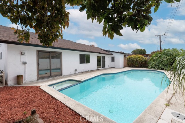 Detail Gallery Image 22 of 26 For 15821 Willett Ln, Huntington Beach,  CA 92647 - 3 Beds | 2 Baths