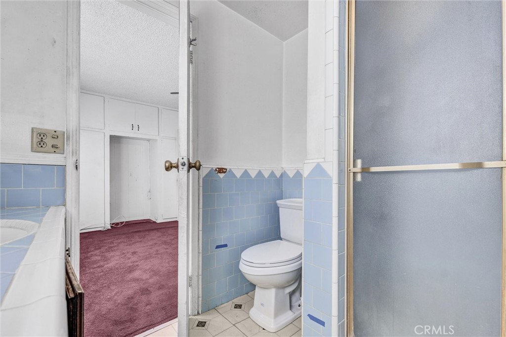 https://media.crmls.org/medias/f098be71-4baf-4260-9a4f-07ed85014984.jpg?preset=X-Large