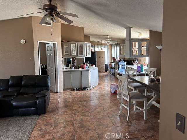 21921 Cedar Street, Perris CA: https://media.crmls.org/medias/f099e1bc-2877-4dd6-9427-24e4097147ba.jpg