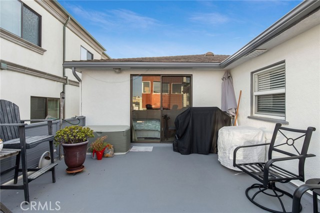 2 2nd Street, Hermosa Beach, California 90254, ,Residential Income,For Sale,2nd Street,SB25041878