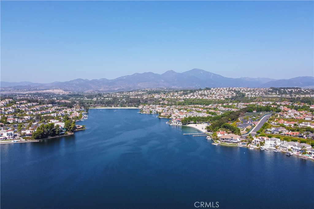 https://media.crmls.org/medias/f09a52bf-0616-48eb-8703-14656696fcae.jpg?preset=X-Large