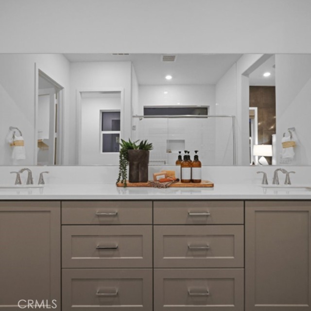 Detail Gallery Image 16 of 27 For 29412 via Azul, Valencia,  CA 91354 - 2 Beds | 2/1 Baths