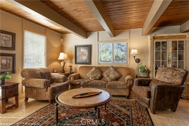 Detail Gallery Image 3 of 29 For 764 St Moritz Dr, Big Bear Lake,  CA 92315 - 2 Beds | 1/1 Baths