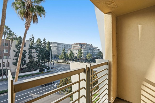 Detail Gallery Image 30 of 33 For 5831 Seawalk #240,  Playa Vista,  CA 90094 - 2 Beds | 2/1 Baths