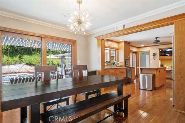 20451 Bermuda Street, Chatsworth CA: https://media.crmls.org/medias/f09b437e-9fd3-4a42-81e9-a9592898ac0c.jpg
