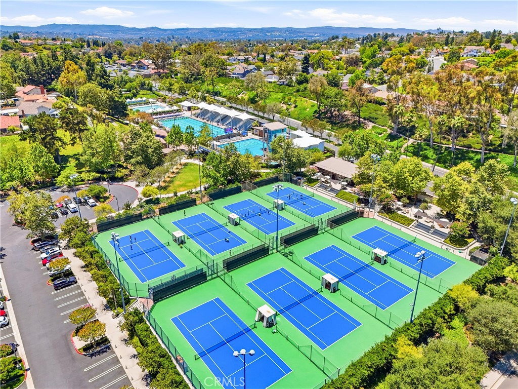 https://media.crmls.org/medias/f09c2e3a-a30e-4b9d-ac72-2ce521195adc.jpg?preset=X-Large