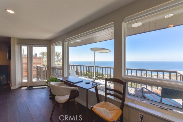 Detail Gallery Image 19 of 38 For 2192 Crestview Dr, Laguna Beach,  CA 92651 - 3 Beds | 3/1 Baths