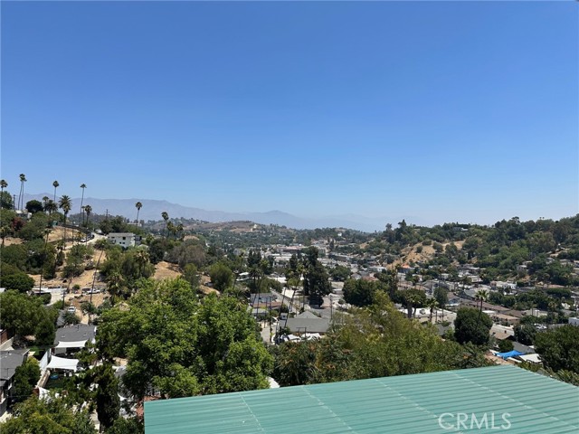 4414 Rose Hill W, Los Angeles CA: https://media.crmls.org/medias/f09cbb6f-8516-4040-b7c9-a275e1162909.jpg