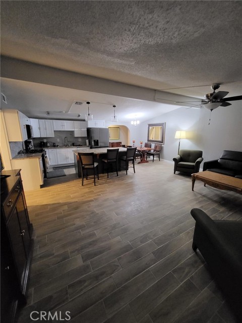 Detail Gallery Image 2 of 7 For 38513 32nd, Palmdale,  CA 93550 - 6 Beds | 2 Baths