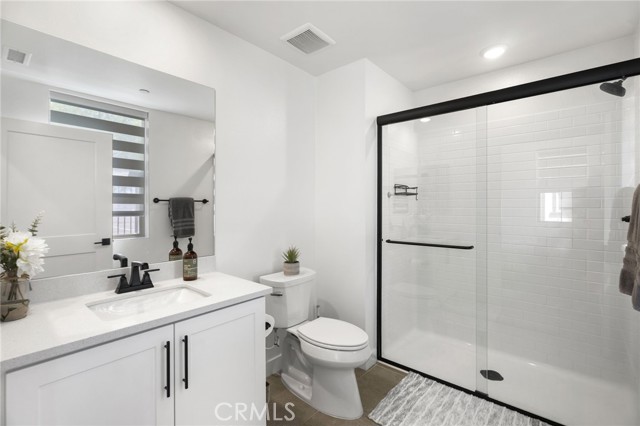 Detail Gallery Image 14 of 29 For 10319 Triple Crown Ln, Cypress,  CA 90720 - 4 Beds | 3/1 Baths