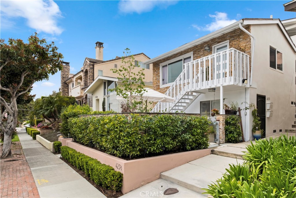 423 Iris Avenue, Corona del Mar, CA 92625