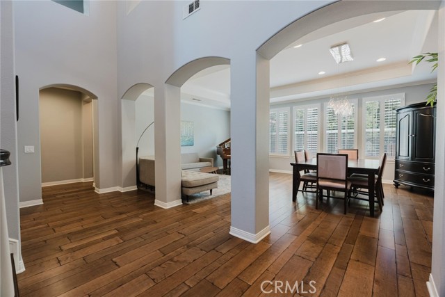 26052 Shadow Rock Lane, Valencia CA: https://media.crmls.org/medias/f09f283b-8b67-4387-8604-9cc38c9ed9d9.jpg