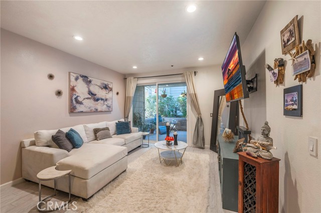 Detail Gallery Image 3 of 51 For 20371 Bluffside Cir #101,  Huntington Beach,  CA 92646 - 1 Beds | 1 Baths