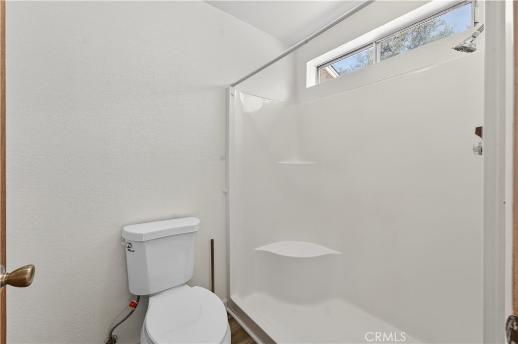 https://media.crmls.org/medias/f0a1a4d3-423d-4629-b76d-edfd87d05331.jpg?preset=X-Large