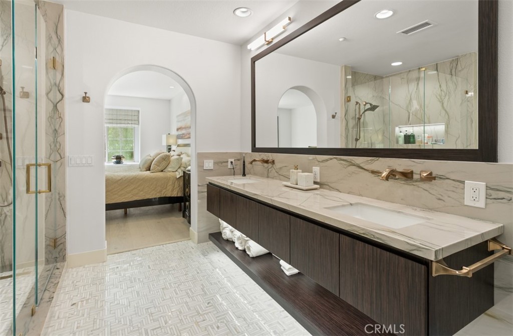 MLS #OC25243202 image #20