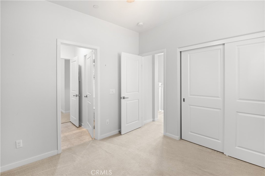 https://media.crmls.org/medias/f0a3d656-39b4-4eb2-a646-0ea060edf670.jpg?preset=X-Large