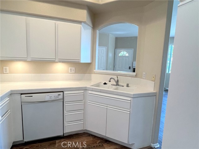 7997 E Viewrim, Anaheim Hills CA: https://media.crmls.org/medias/f0a3e931-bdaa-4e78-91e0-b4cd3eca6aa7.jpg