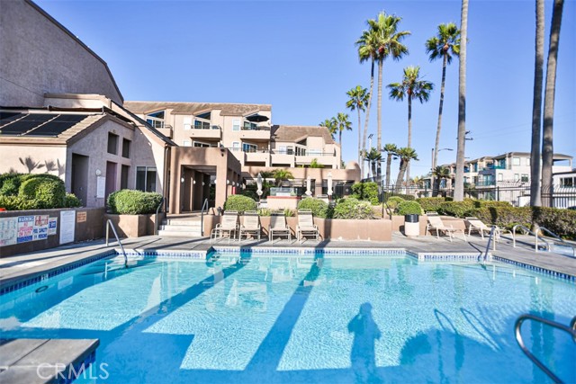 Detail Gallery Image 10 of 40 For 1200 Pacific Coast, Huntington Beach,  CA 92648 - 1 Beds | 1 Baths