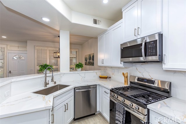 1010 S Gibraltar Avenue, Anaheim CA: https://media.crmls.org/medias/f0a517c0-9660-4a44-963f-2d7f828eee82.jpg