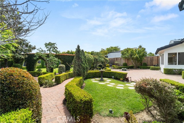 1520 Sandcastle Drive, Corona del Mar CA: https://media.crmls.org/medias/f0a682fd-d0b1-43a5-9365-5e10f2fb536f.jpg